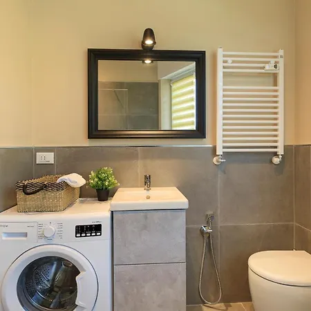 Cloe Apartment Lesa